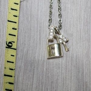 STYLISH LOCK & KEY SILVER CHAIN WITH CRYSTALS(9")